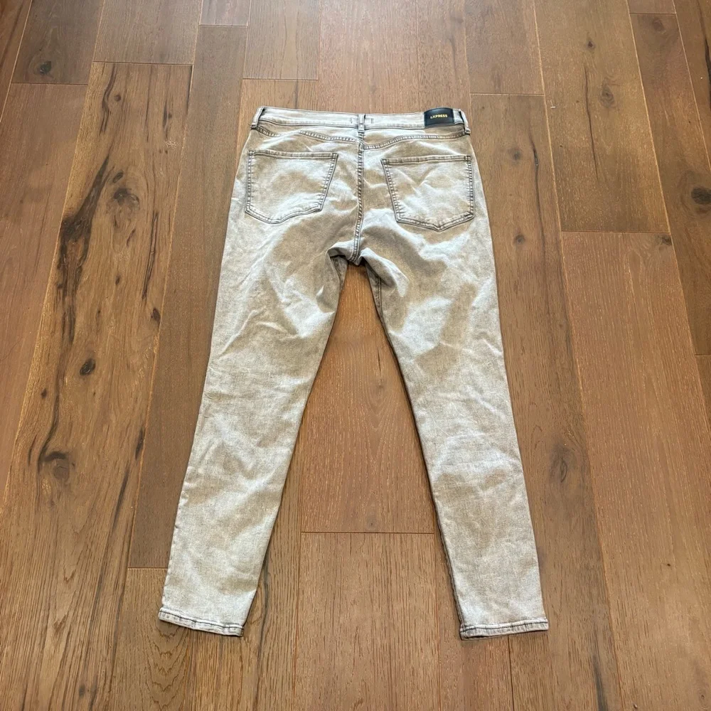 EXPRESS $80 Grey Acid Wash Mid-Rise Skinny Jeans 12R like new stretch